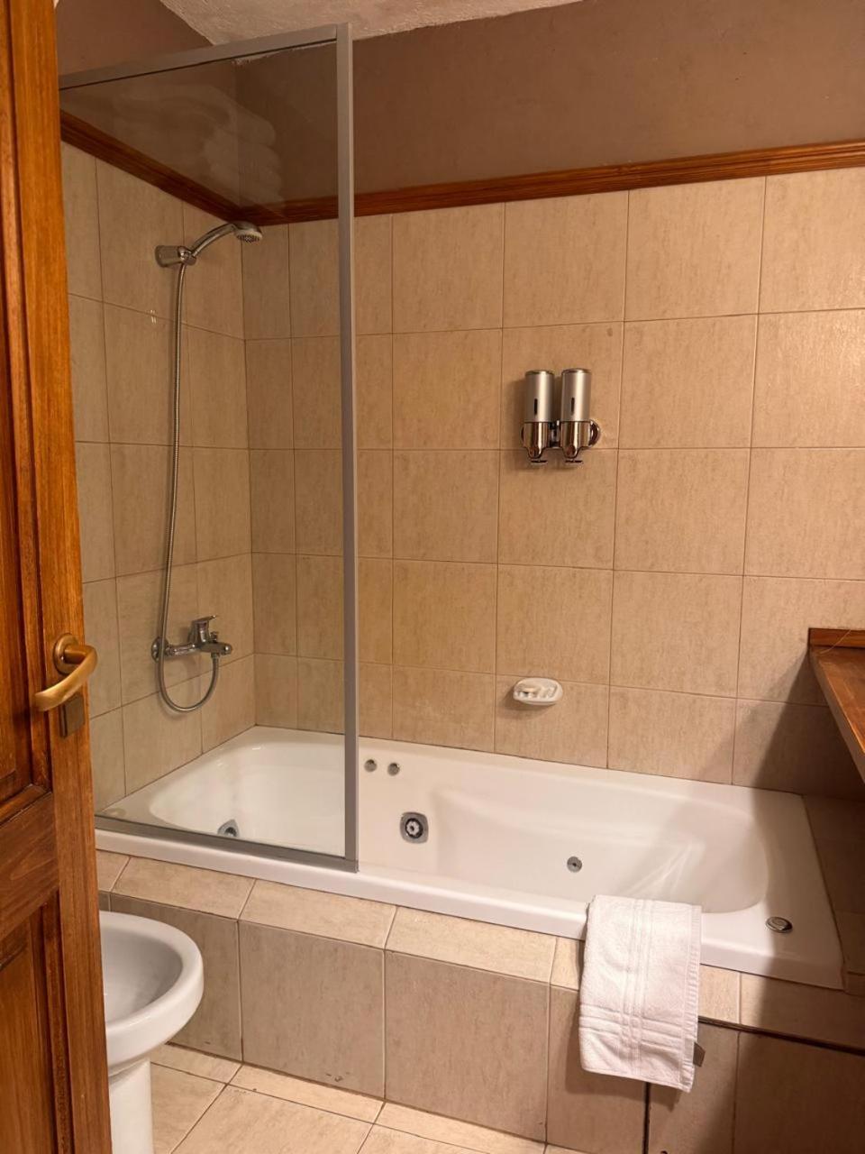 Arelauquen Bungalows & Suites Сан-Карлос-де-Барилоче Экстерьер фото