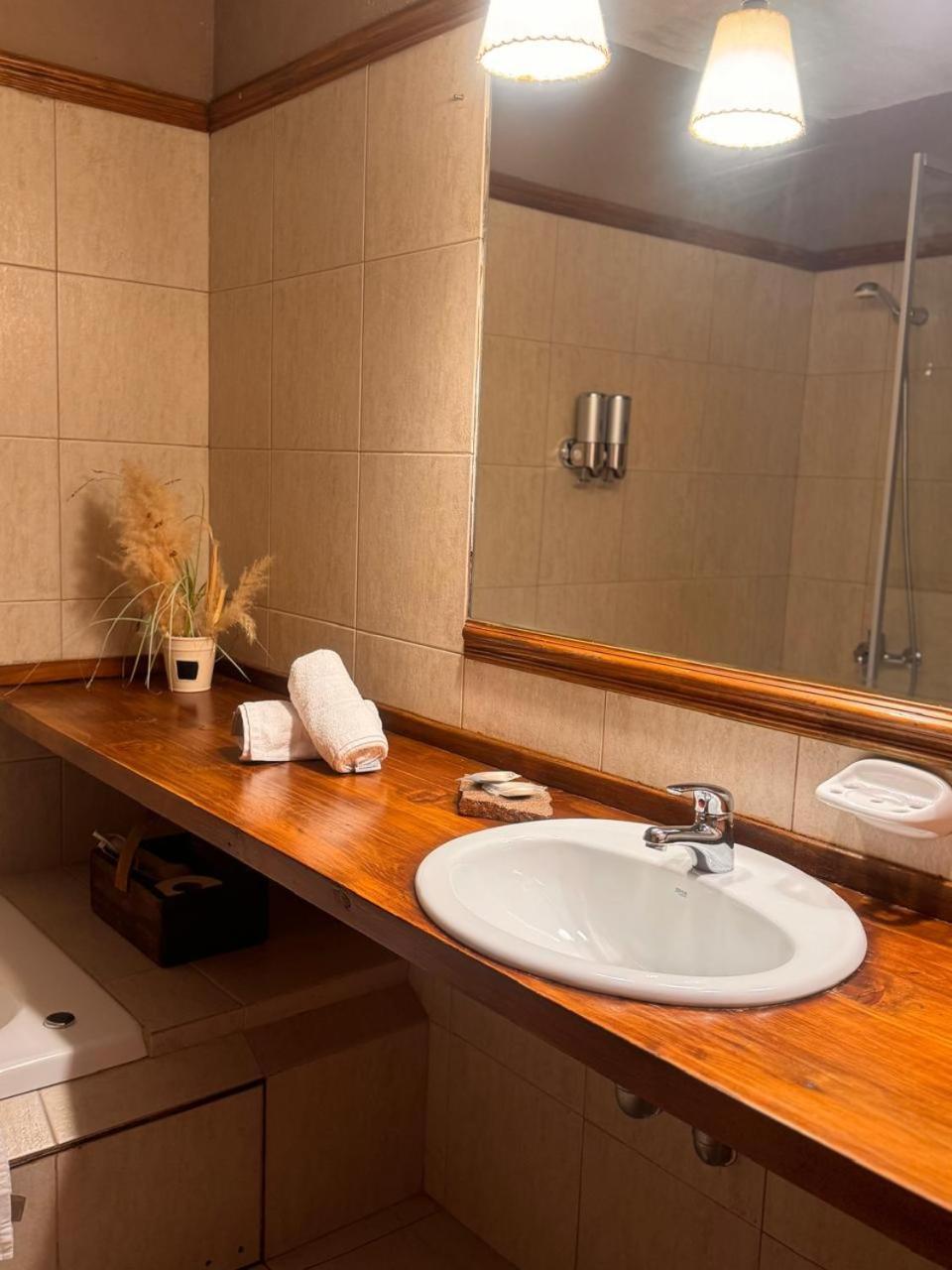 Arelauquen Bungalows & Suites Сан-Карлос-де-Барилоче Экстерьер фото